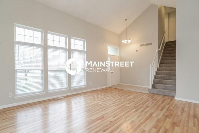 633 Se James Ct - Photo 5 of 18