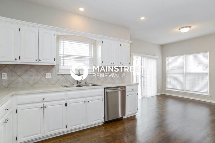 633 Se James Ct - Photo 7 of 18
