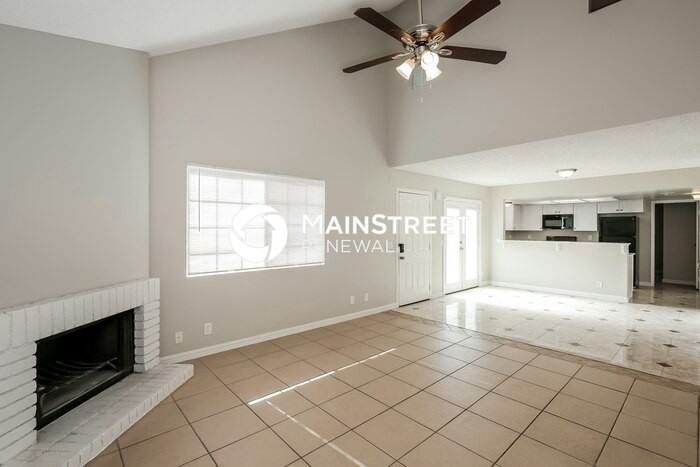 1412 Autumn Glen Cir - Photo 4 of 17