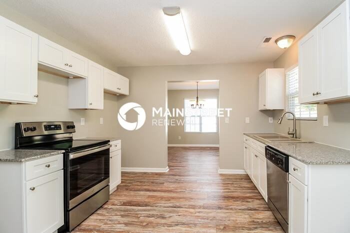 3055 Canterbury Park Dr - Photo 3 of 17