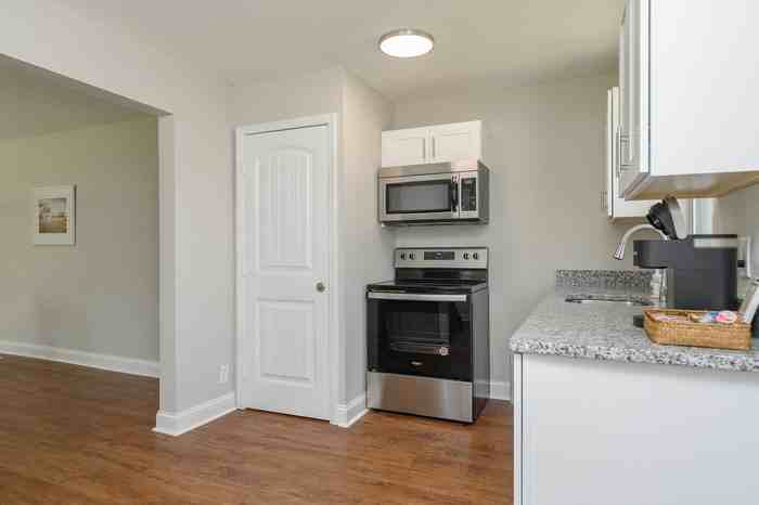 11 Gilbert Ct - Photo 2 of 19