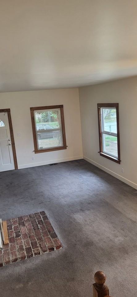 7220 Tacoma Ave S - Photo 2 of 13