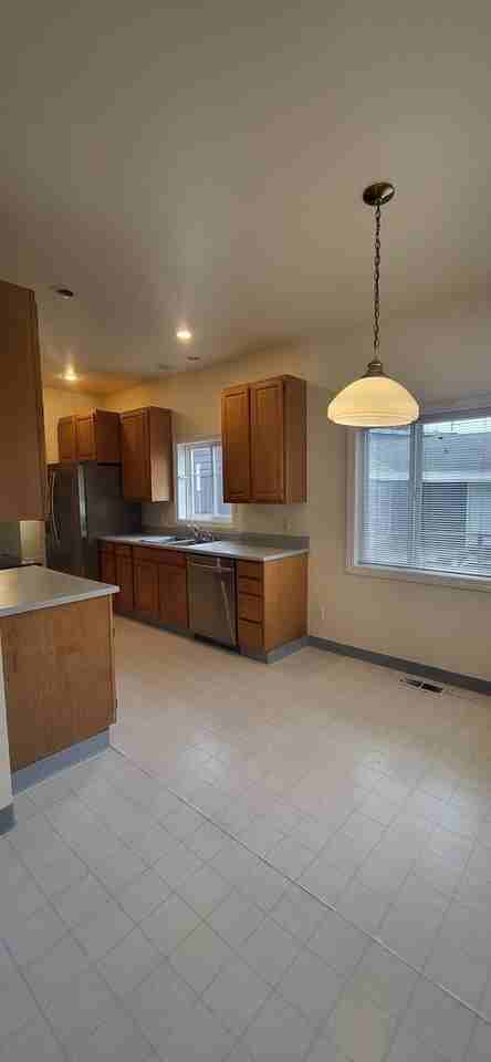 7220 Tacoma Ave S - Photo 5 of 13