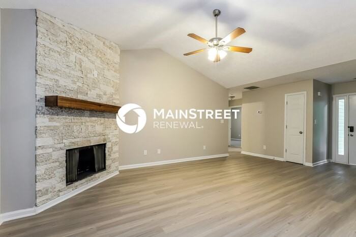 3404 Crown Dr - Photo 3 of 16