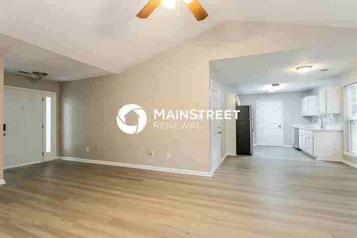 3404 Crown Dr - Photo 4 of 16