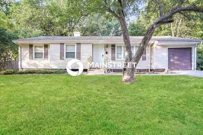 6702 Fairlane Dr - Photo 2 of 16