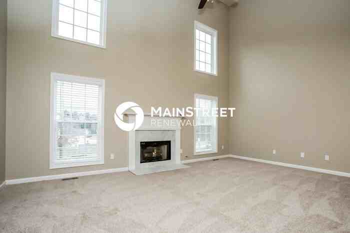 1610 Brandemere Ln - Photo 2 of 15