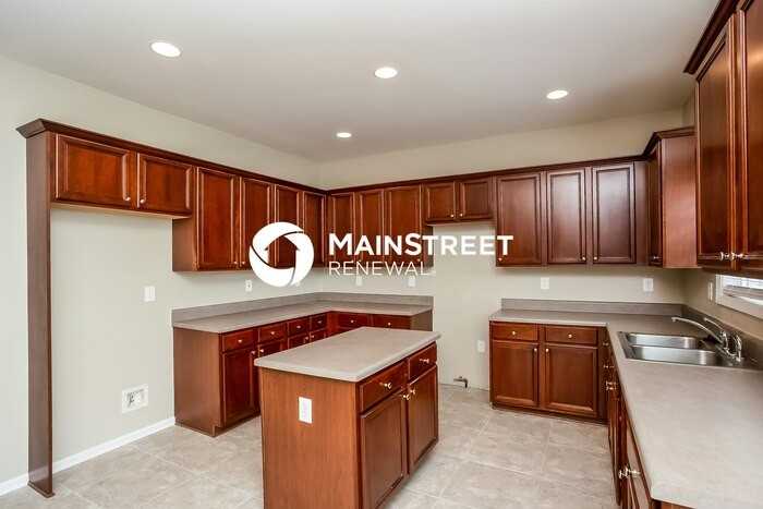 1610 Brandemere Ln - Photo 6 of 15