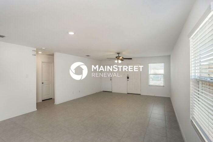 2962 Wallace Wells Ct - Photo 3 of 16