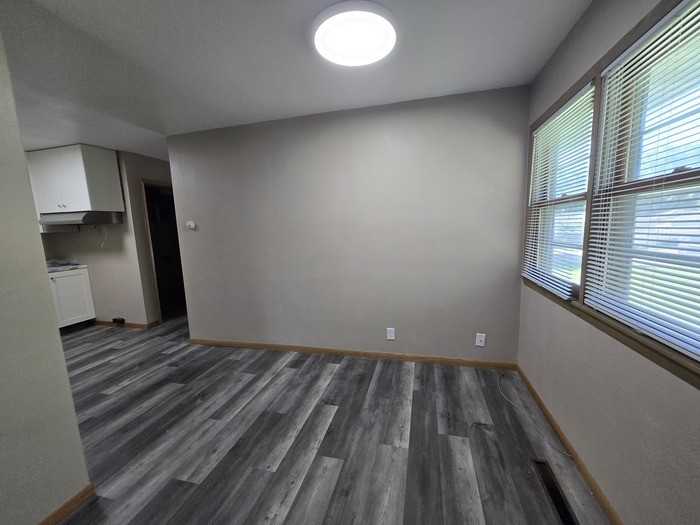 807 18th Ave S #3 - Photo 5 of 12