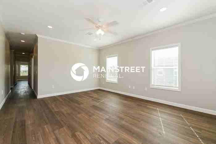 1846 Welk St - Photo 3 of 16
