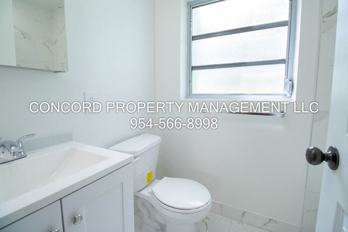 1855 Adams St #1 - Photo 5 of 9