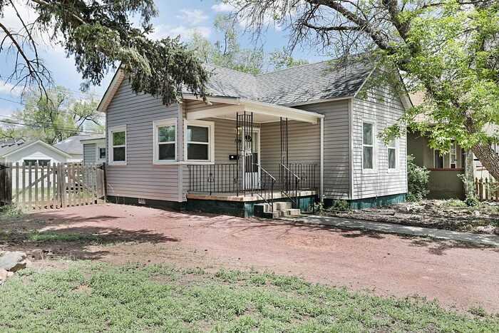 1704 W Cucharras St - Photo 4 of 26