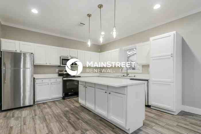 8219 Crestview Dr - Photo 6 of 17