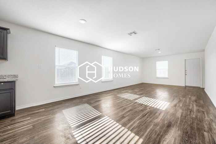 3601 Yamini Dr - Photo 4 of 14