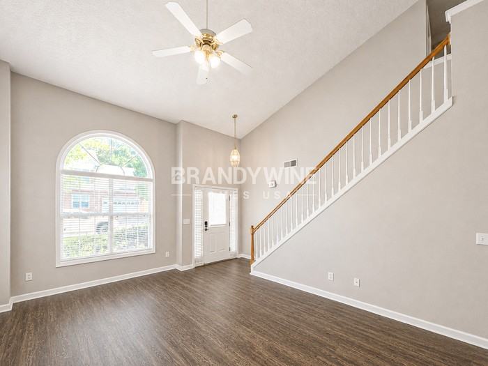 2371 Miller Oaks Cir - Photo 5 of 24