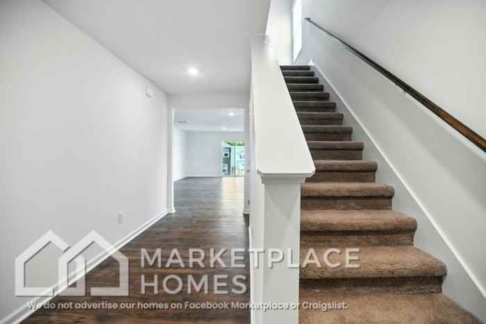 341 Arrowhead Dr - Photo 5 of 32