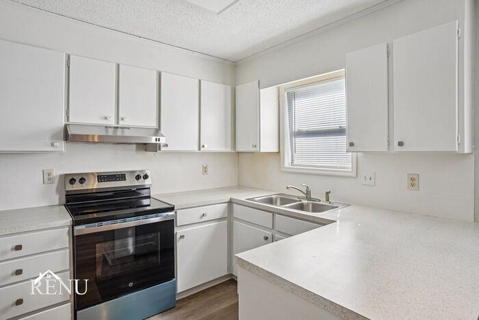 1012 Bethabara Hills Ct - Photo 3 of 50