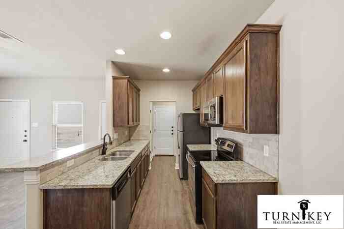 3219 Karen St - Photo 6 of 30