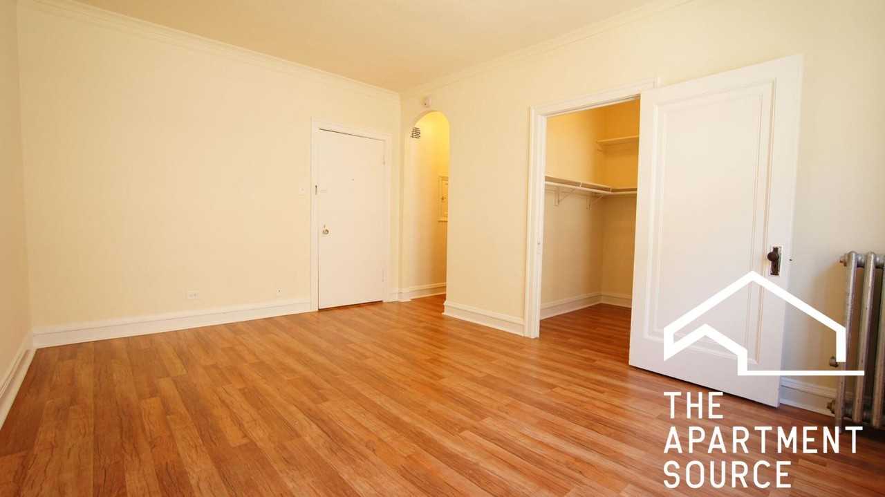 2536 N Sawyer Ave #312 - Photo 2 of 14