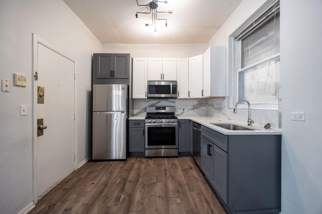 2732 W Chicago Ave #1R - Photo 2 of 16
