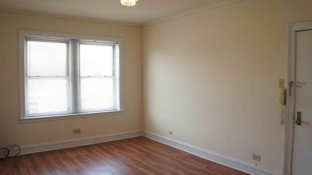 2536 N Sawyer Ave #412 - Photo 4 of 14