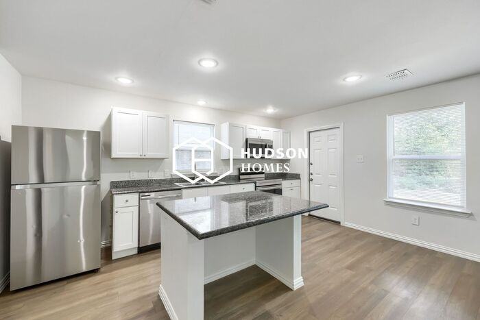 301 Avenue A - Photo 5 of 14