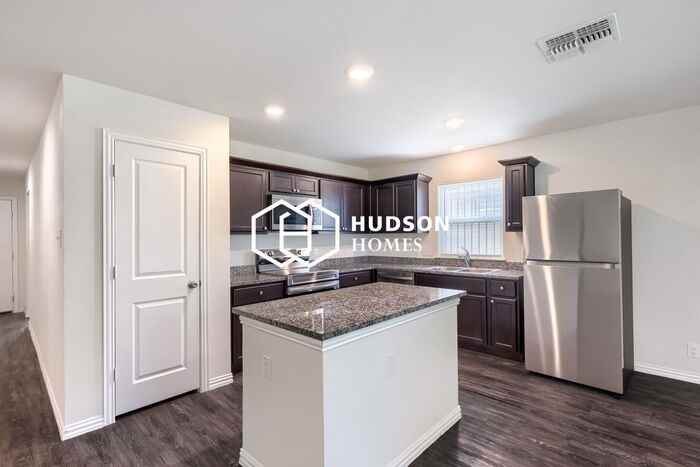 415 S San Augustine Ave - Photo 5 of 14
