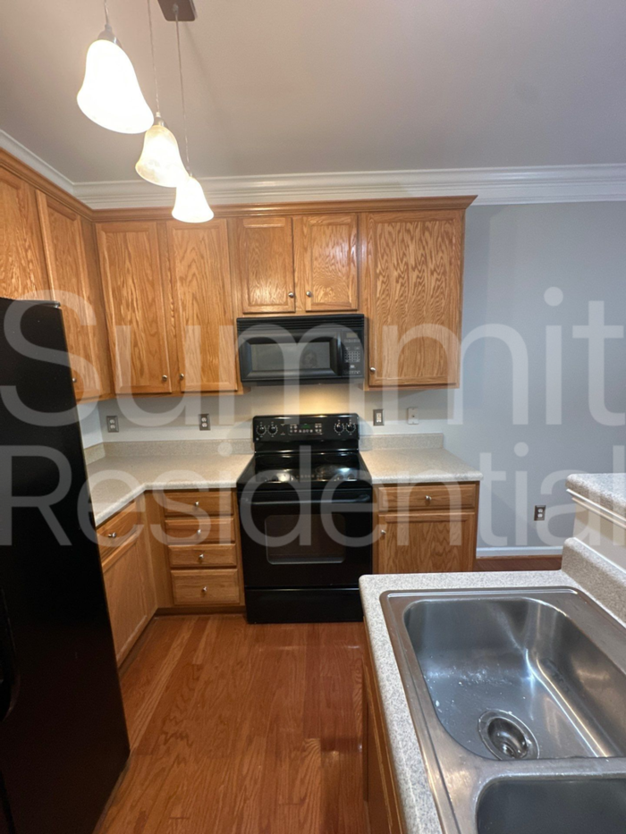 8229 Belneath Ct - Photo 7 of 21
