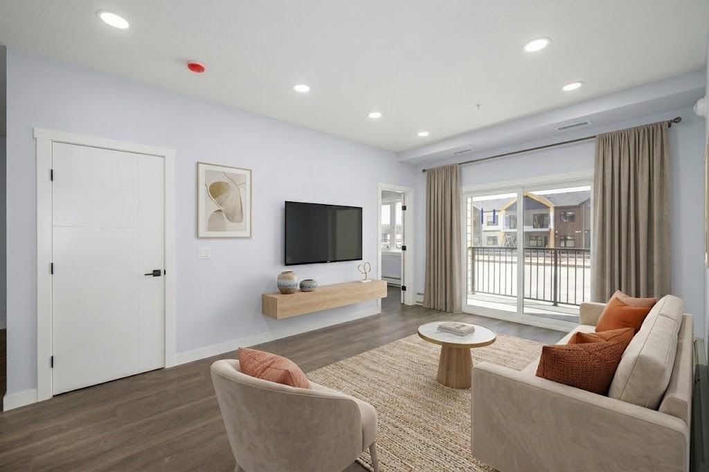 348 Greystone Boulevard - Photo 2 of 16