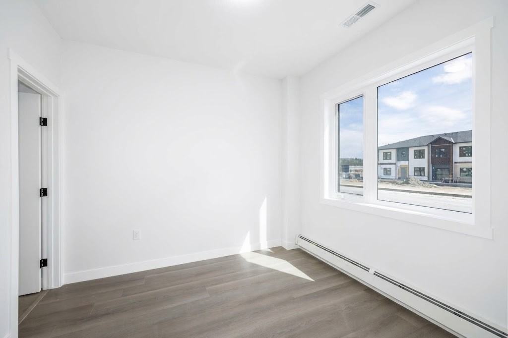 348 Greystone Boulevard - Photo 5 of 16