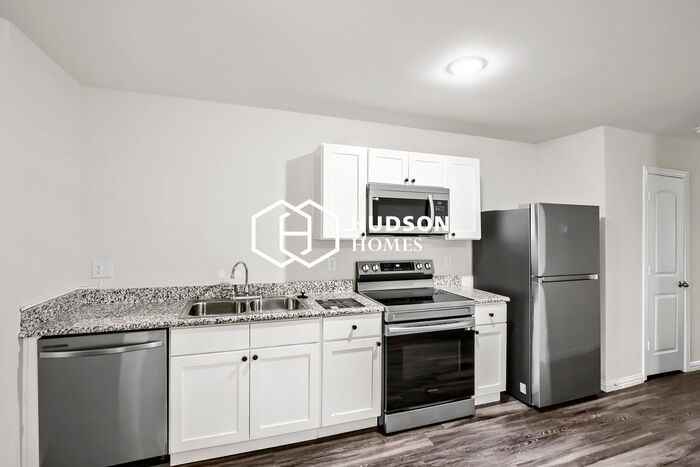 405 S 15th St #B - Photo 6 of 14