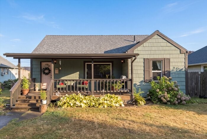 561 18th Ave - Photo 3 of 41