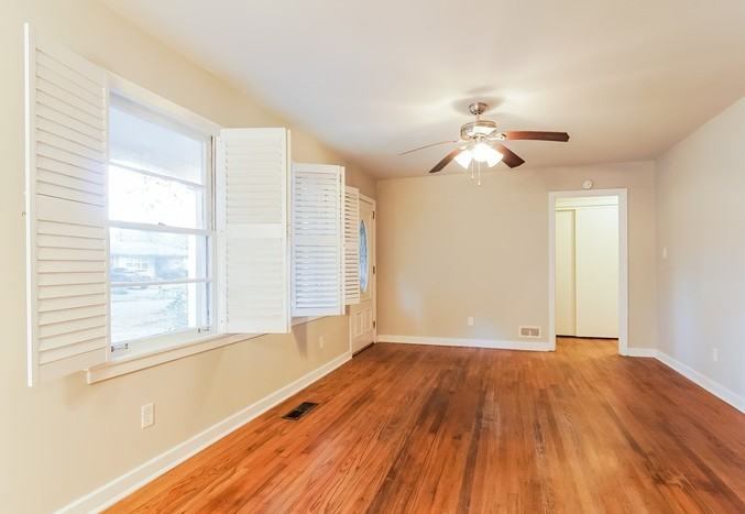 1349 Mccoy St - Photo 4 of 11