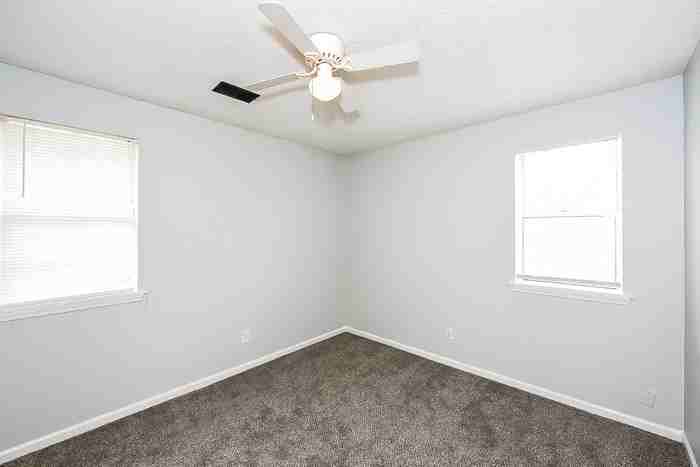 1653 Oak St - Photo 7 of 10