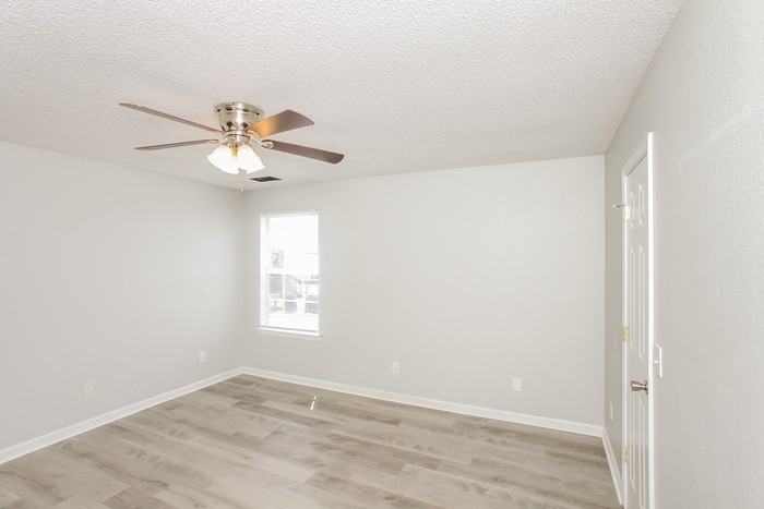104 Brooksong Dr - Photo 7 of 12