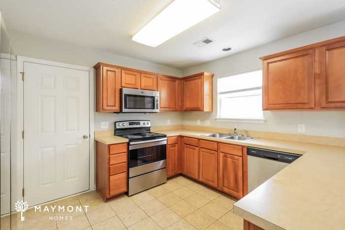 446 Dovetail Ct - Photo 5 of 12