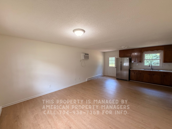 110 Eldon Ln - Photo 2 of 8