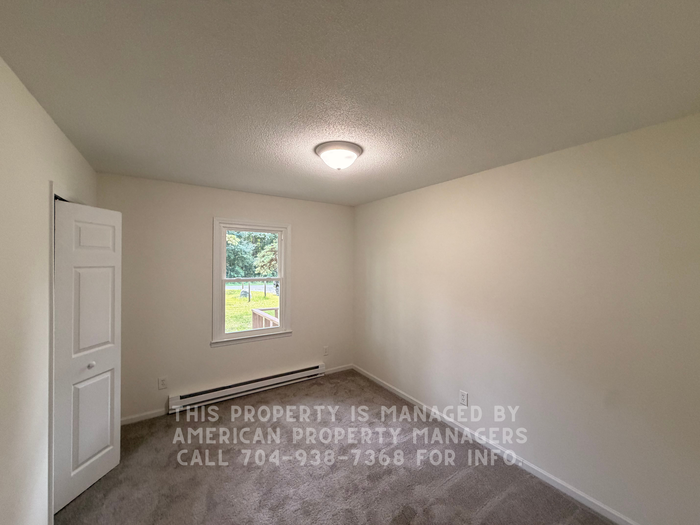 110 Eldon Ln - Photo 5 of 8