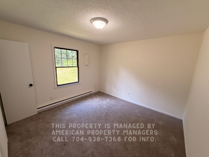 110 Eldon Ln - Photo 6 of 8