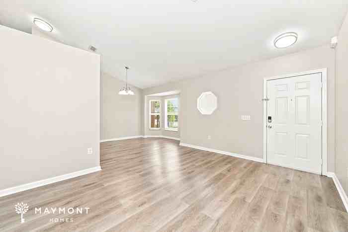 1010 Coatbridge Dr - Photo 6 of 15