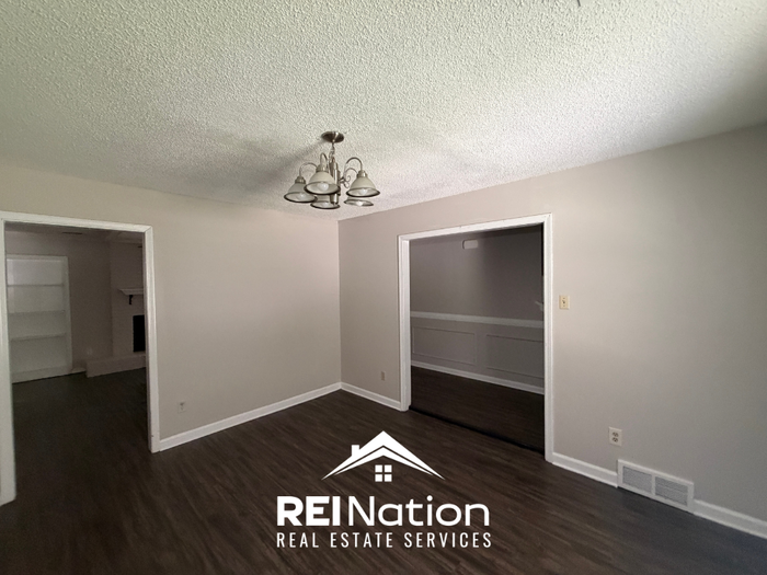 7057 Hillshire Dr - Photo 4 of 15
