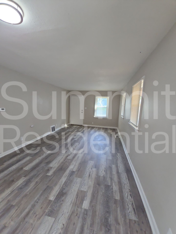 1962 Garfield Ave - Photo 4 of 24