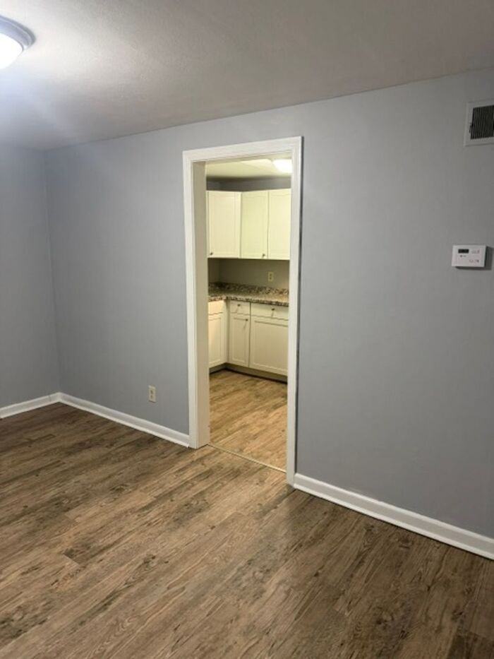 235 Edison Ave - Photo 7 of 25