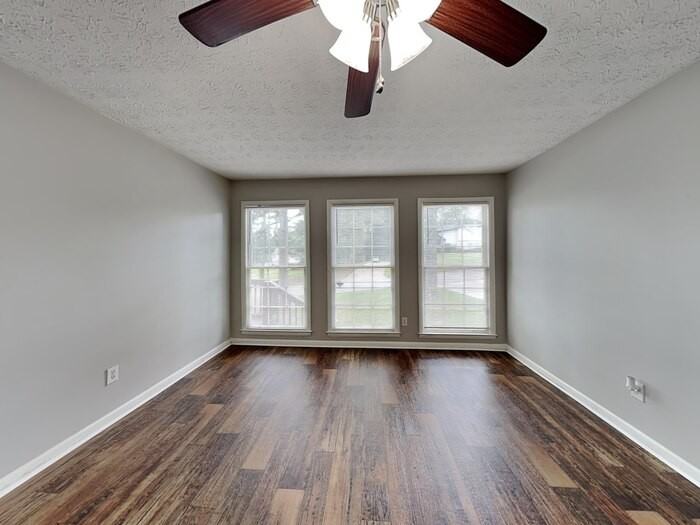 3994 Pinehurst Valley Dr - Photo 2 of 40