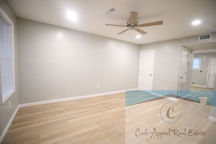 607 Stratford Dr #1 - Photo 3 of 18