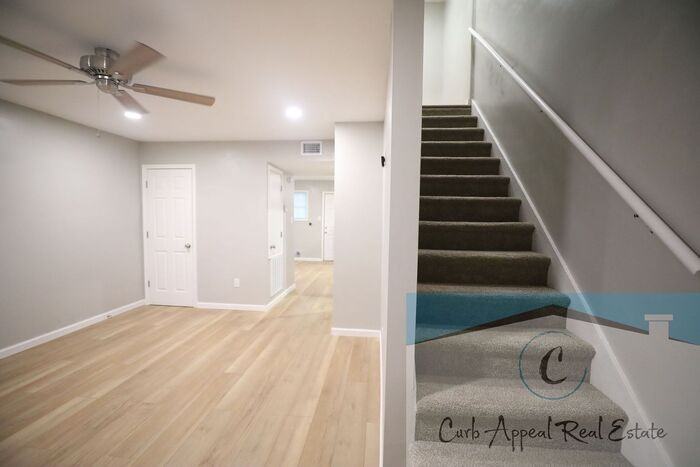 607 Stratford Dr #1 - Photo 5 of 18