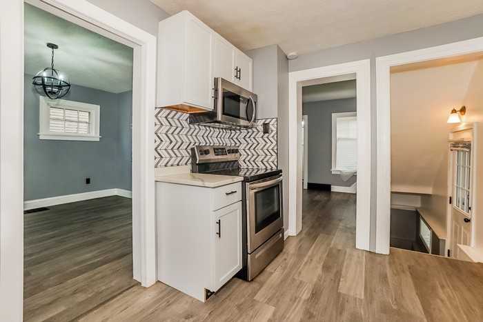 10516 S Highland Ave - Photo 6 of 15