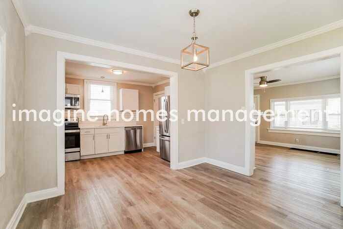889 Heyl Ave - Photo 7 of 17
