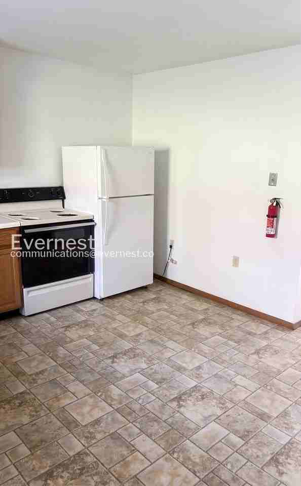 193 Glenn St #C - Photo 4 of 12